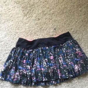 Lululemon pleated running skirt
